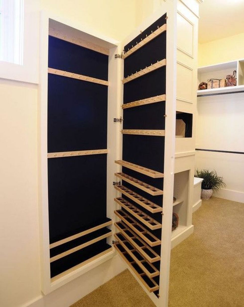 44+ Remarkable Hidden Storage Ideas For Bedroom Spaces