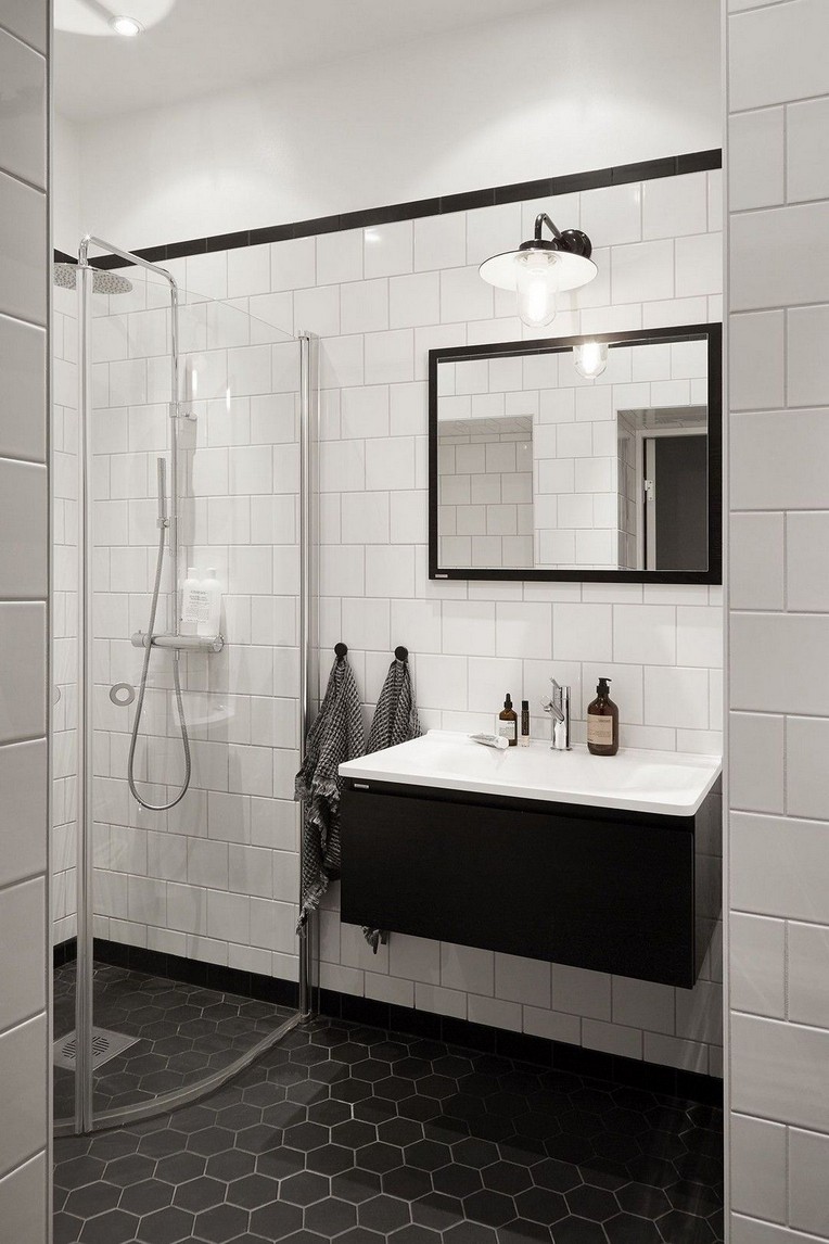 41+ Luxurious Black And White Subway Tiles Bathroom Design - Page 28 of 42