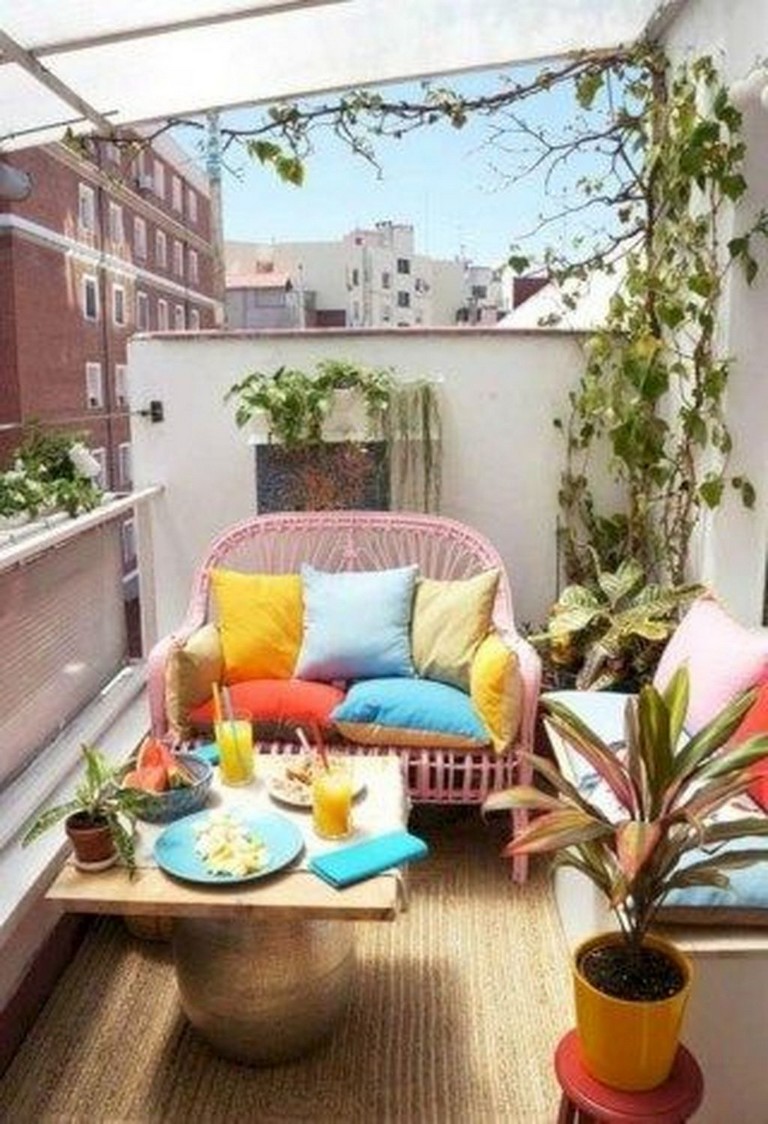 37 Cozy Apartment Balcony Decorating Ideas - Page 17 of 43